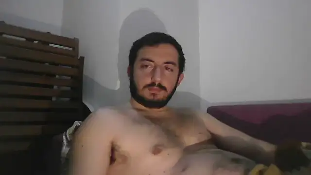 Snapshot of laynufff chatting on 12/24/24, 03:37 laynufff online show from 12/24/24, 03:37