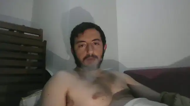 Snapshot of laynufff chatting on 12/31/24, 03:31 laynufff online show from 12/31/24, 03:31