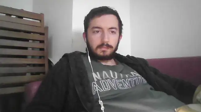 Snapshot of laynufff chatting on 01/04/25, 02:04 laynufff online show from 01/04/25, 02:04