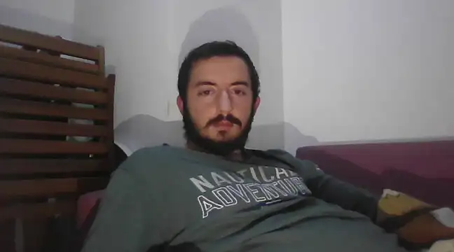 Snapshot of laynufff chatting on 01/08/25, 03:50 laynufff online show from 01/08/25, 03:50