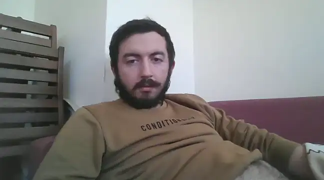 Snapshot of laynufff chatting on 01/18/25, 02:23 laynufff online show from 01/18/25, 02:23