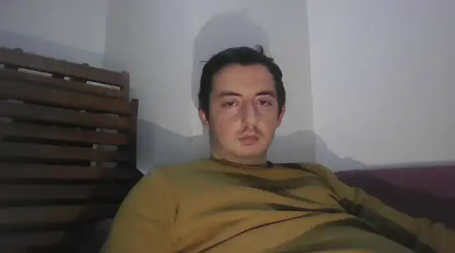 Snapshot of laynufff chatting on 01/20/25, 03:28 laynufff online show from 01/20/25, 03:28