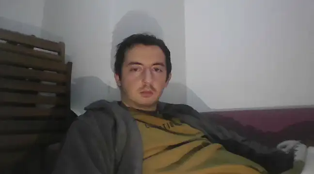 Snapshot of laynufff chatting on 01/21/25, 03:32 laynufff online show from 01/21/25, 03:32