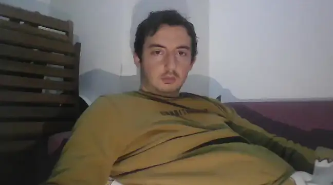 Snapshot of laynufff chatting on 01/22/25, 03:29 laynufff online show from 01/22/25, 03:29