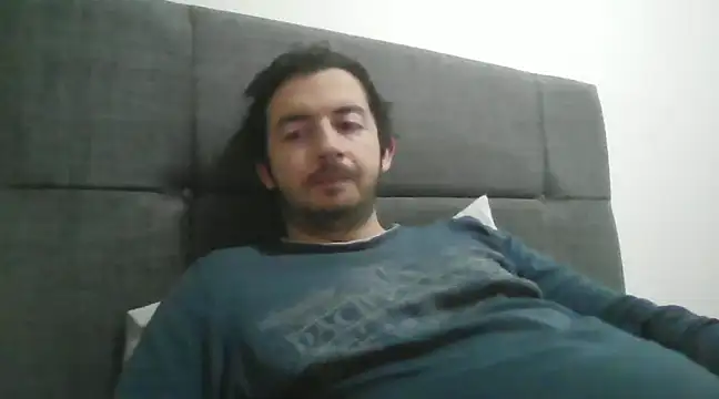 Snapshot of laynufff chatting on 02/02/25, 05:42 laynufff online show from 02/02/25, 05:42