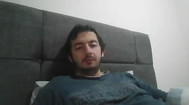 Snapshot of laynufff chatting on 02/06/25, 06:18 laynufff online show from 02/06/25, 06:18