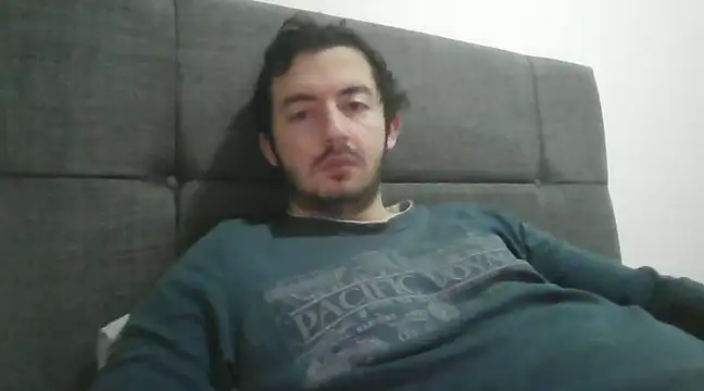 Snapshot of laynufff chatting on 02/07/25, 06:24 laynufff online show from 02/07/25, 06:24