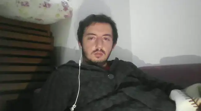 Snapshot of laynufff chatting on 02/09/25, 12:39 laynufff online show from 02/09/25, 12:39