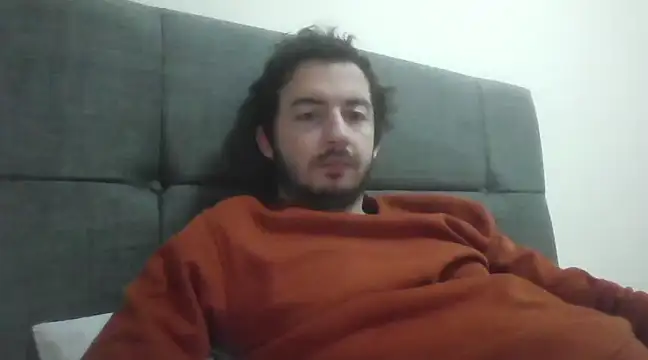 Snapshot of laynufff chatting on 02/11/25, 07:44 laynufff online show from 02/11/25, 07:44