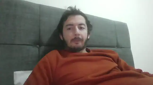 Snapshot of laynufff chatting on 02/12/25, 08:06 laynufff online show from 02/12/25, 08:06