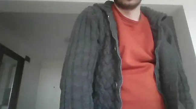 Snapshot of laynufff chatting on 02/12/25, 02:32 laynufff online show from 02/12/25, 02:32