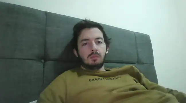 Snapshot of laynufff chatting on 02/17/25, 07:04 laynufff online show from 02/17/25, 07:04