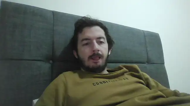 Snapshot of laynufff chatting on 02/19/25, 07:06 laynufff online show from 02/19/25, 07:06