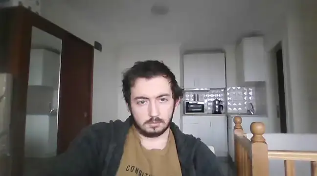 Snapshot of laynufff chatting on 02/19/25, 01:06 laynufff online show from 02/19/25, 01:06