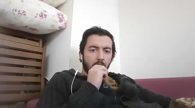 Snapshot of laynufff chatting on 02/20/25, 10:27 laynufff online show from 02/20/25, 10:27