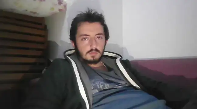 Snapshot of laynufff chatting on 02/26/25, 04:14 laynufff online show from 02/26/25, 04:14