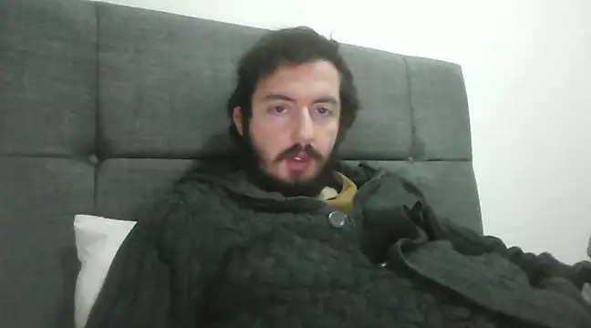 Snapshot of laynufff chatting on 03/22/25, 07:20 laynufff online show from 03/22/25, 07:20