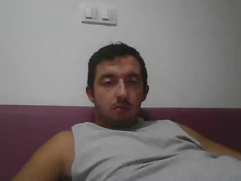 Snapshot of laynufff chatting on 09/17/25, 05:47 laynufff online show from 09/17/25, 05:47