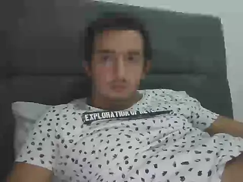 Snapshot of laynufff chatting on 09/28/25, 08:47 laynufff online show from 09/28/25, 08:47