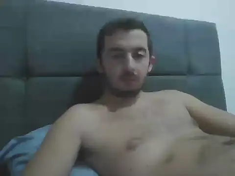 Snapshot of laynufff chatting on 10/23/25, 07:45 laynufff online show from 10/23/25, 07:45