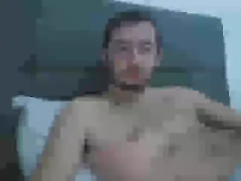 Snapshot of laynufff chatting on 10/26/25, 06:03 laynufff online show from 10/26/25, 06:03