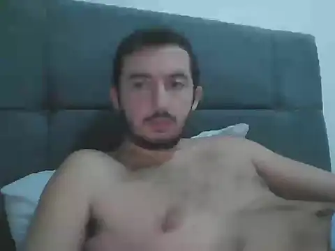 Snapshot of laynufff chatting on 10/30/25, 05:13 laynufff online show from 10/30/25, 05:13