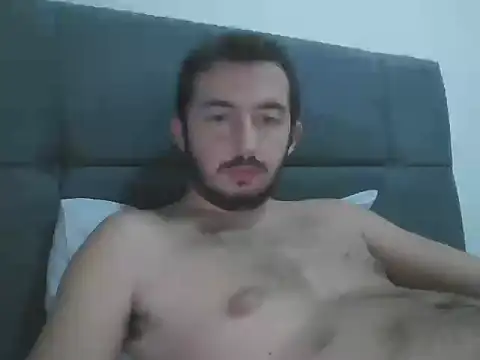 Snapshot of laynufff chatting on 11/05/25, 05:02 laynufff online show from 11/05/25, 05:02