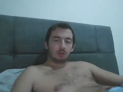 Snapshot of laynufff chatting on 11/14/25, 05:00 laynufff online show from 11/14/25, 05:00