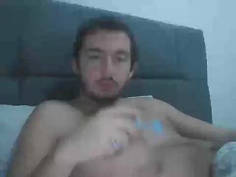 Snapshot of laynufff chatting on 11/16/25, 07:52 laynufff online show from 11/16/25, 07:52