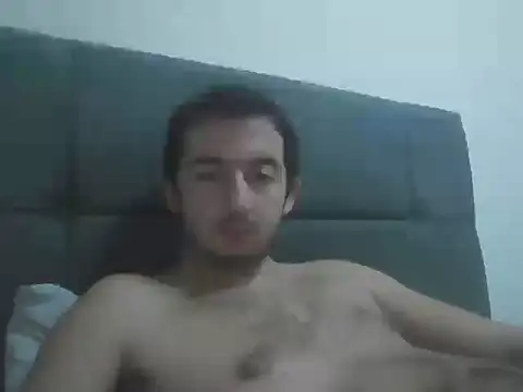 Snapshot of laynufff chatting on 11/23/25, 05:46 laynufff online show from 11/23/25, 05:46