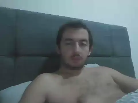 Snapshot of laynufff chatting on 11/25/25, 05:02 laynufff online show from 11/25/25, 05:02