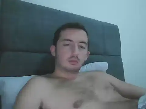 Snapshot of laynufff chatting on 12/13/25, 07:53 laynufff online show from 12/13/25, 07:53