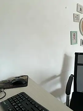 Snapshot of palzkybi123 chatting on 07/11/26, 01:52 palzkybi123 online show from 07/11/26, 01:52