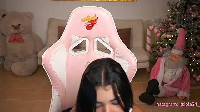 Snapshot of its_lola24 chatting on 12/31/24, 03:23 its lola24 online show from 12/31/24, 03:23