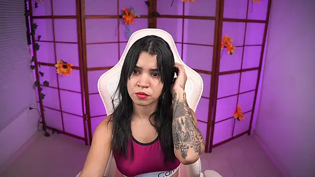 Snapshot of its_lola24 chatting on 10/01/25, 12:38 its lola24 online show from 10/01/25, 12:38