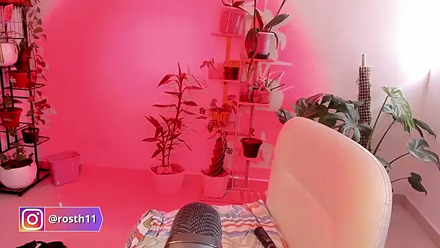 rossth1 online show from 11/20/25, 07:02