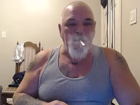 Newfiesausage1972 online show from 01/30/25, 03:19