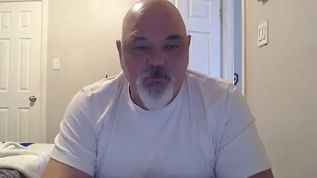 Newfiesausage1972 online show from 03/20/25, 01:26