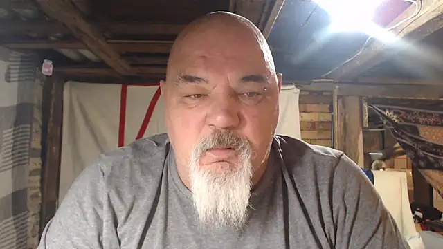 Newfiesausage1972 online show from 02/27/26, 10:15