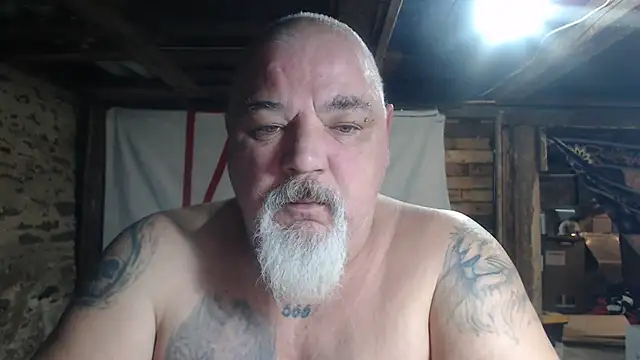 Newfiesausage1972 online show from 03/13/26, 07:15