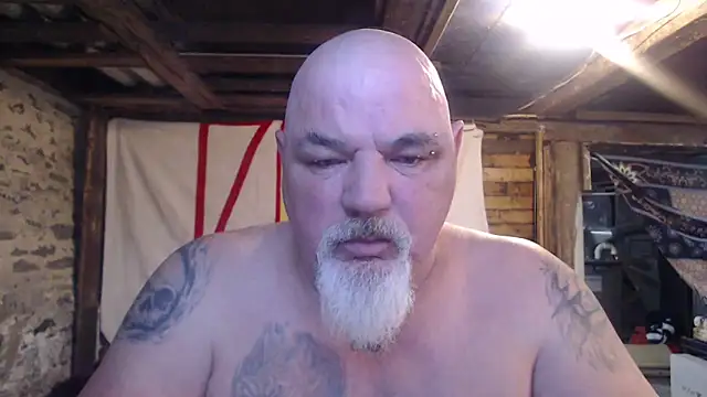 Newfiesausage1972 online show from 03/21/26, 11:59