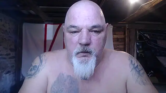 Newfiesausage1972 online show from 03/24/26, 03:28