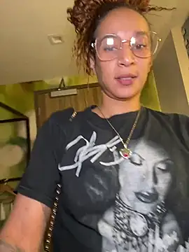 Shuggabutt online show from 04/25/26, 05:54