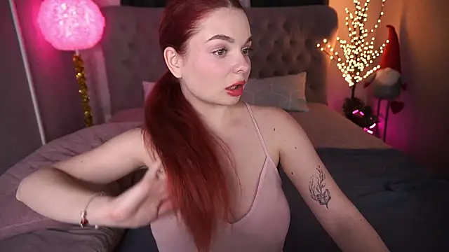 Snapshot of CarolinaDia chatting on 12/30/24, 03:47 CarolinaDia online show from 12/30/24, 03:47