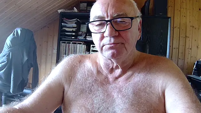 Snapshot of biggandybig chatting on 06/04/26, 11:16 biggandybig online show from 06/04/26, 11:16