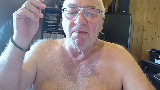 Snapshot of biggandybig chatting on 06/05/26, 02:34 biggandybig online show from 06/05/26, 02:34