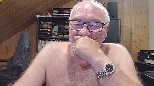 Snapshot of biggandybig chatting on 06/10/26, 10:52 biggandybig online show from 06/10/26, 10:52