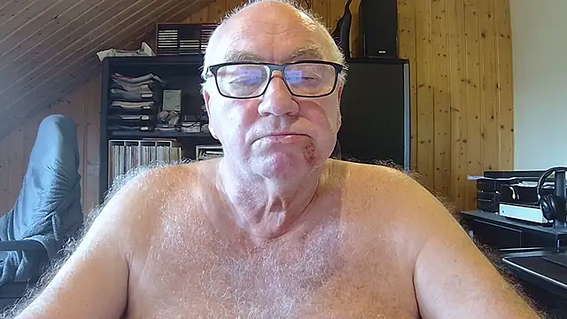 Snapshot of biggandybig chatting on 06/12/26, 10:58 biggandybig online show from 06/12/26, 10:58