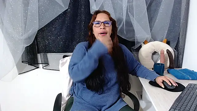 Abril Bianchi online show from 01/06/25, 11:09