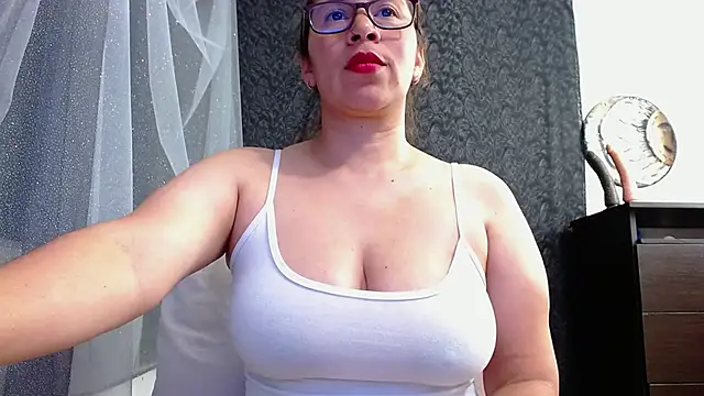 Abril Bianchi online show from 09/29/25, 10:14